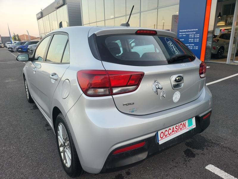 Photo 10 de l’annonce de KIA Rio d’occasion à vendre à FRÉJUS