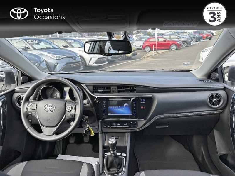 Photo 8 de l’annonce de TOYOTA Auris d’occasion à vendre à AUBIÈRE