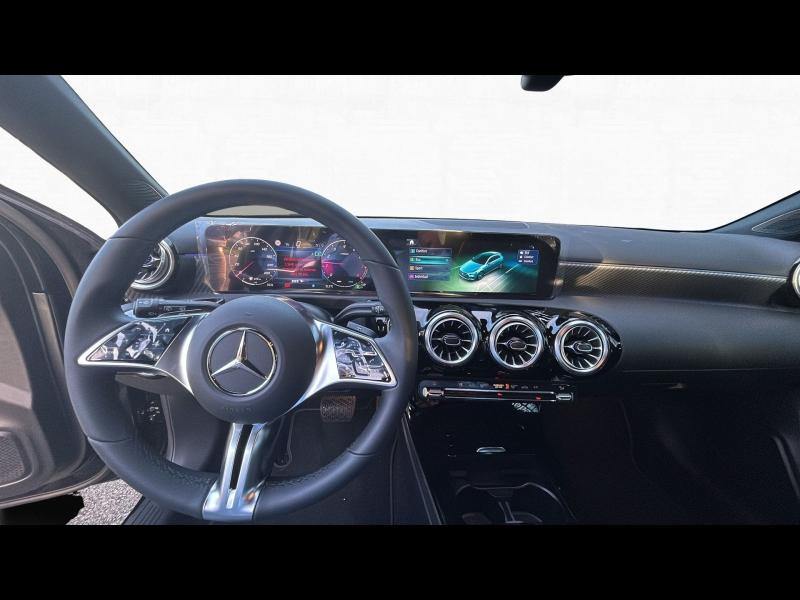 Photo 8 de l’annonce de MERCEDES-BENZ Classe A d’occasion à vendre à NIMES