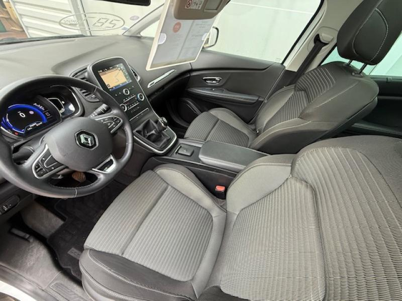 Photo 12 de l’annonce de RENAULT Scenic d’occasion à vendre à NARBONNE