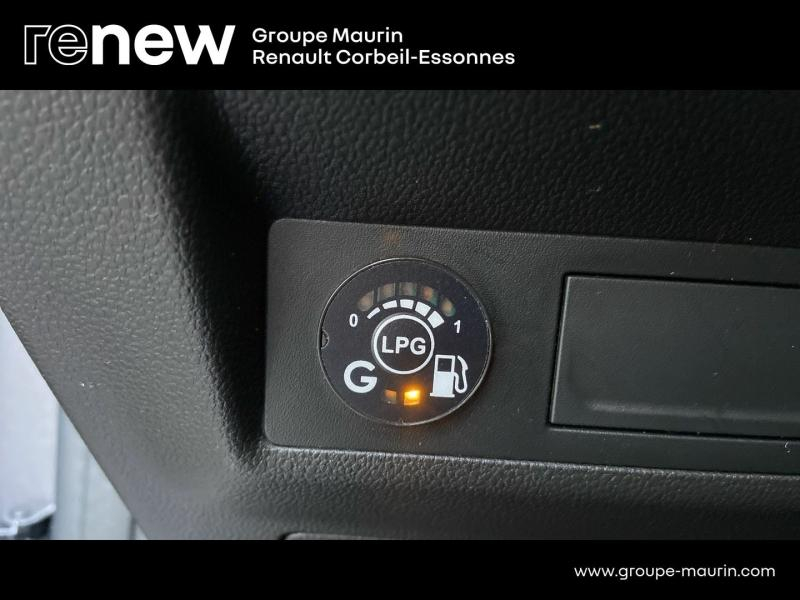 Photo 18 de l’annonce de RENAULT Captur d’occasion à vendre à CORBEIL-ESSONNES