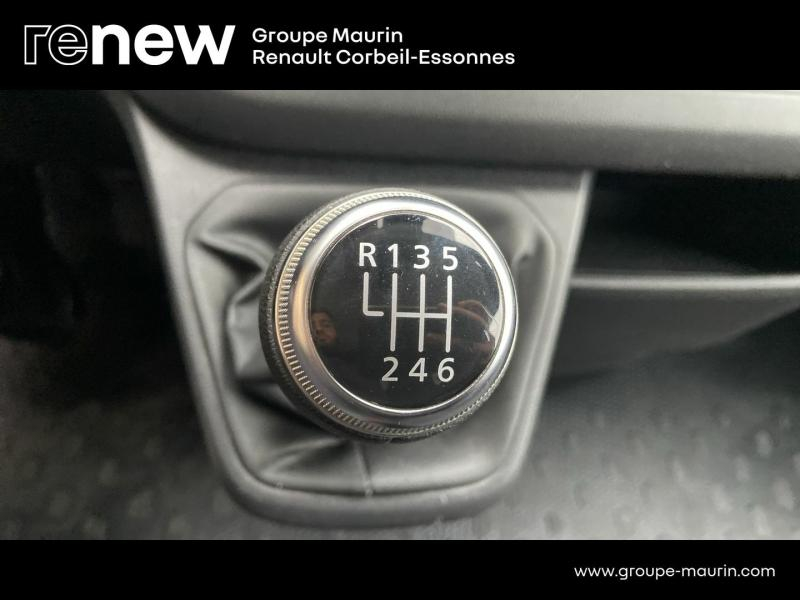 Photo 15 de l’annonce de RENAULT Trafic Fg VUL d’occasion à vendre à CORBEIL-ESSONNES