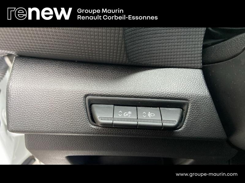 Photo 19 de l’annonce de RENAULT Trafic Fg VUL d’occasion à vendre à CORBEIL-ESSONNES