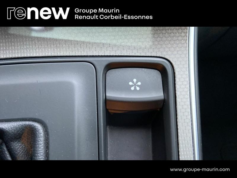 Photo 19 de l’annonce de RENAULT Grand Scenic d’occasion à vendre à CORBEIL-ESSONNES