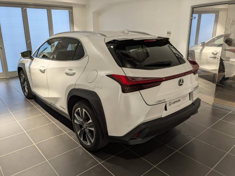 Photo 8 de l’annonce de LEXUS UX d’occasion à vendre à AUBIÈRE