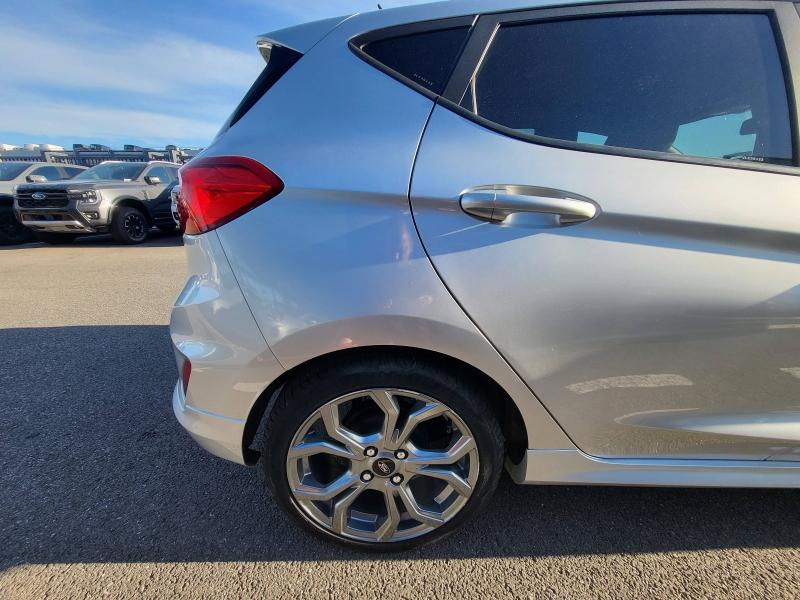 Photo 6 de l’annonce de FORD Fiesta d’occasion à vendre à FRÉJUS