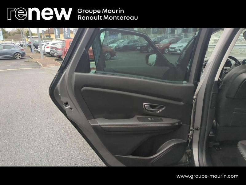 Photo 18 de l’annonce de RENAULT Scenic d’occasion à vendre à VARENNES SUR SEINE