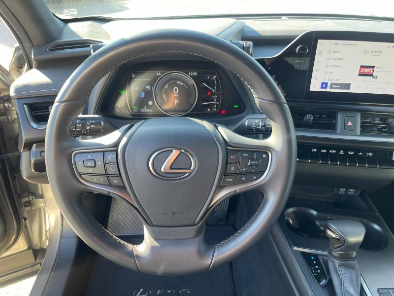 Photo 15 de l’annonce de LEXUS UX d’occasion à vendre à MONTFAVET