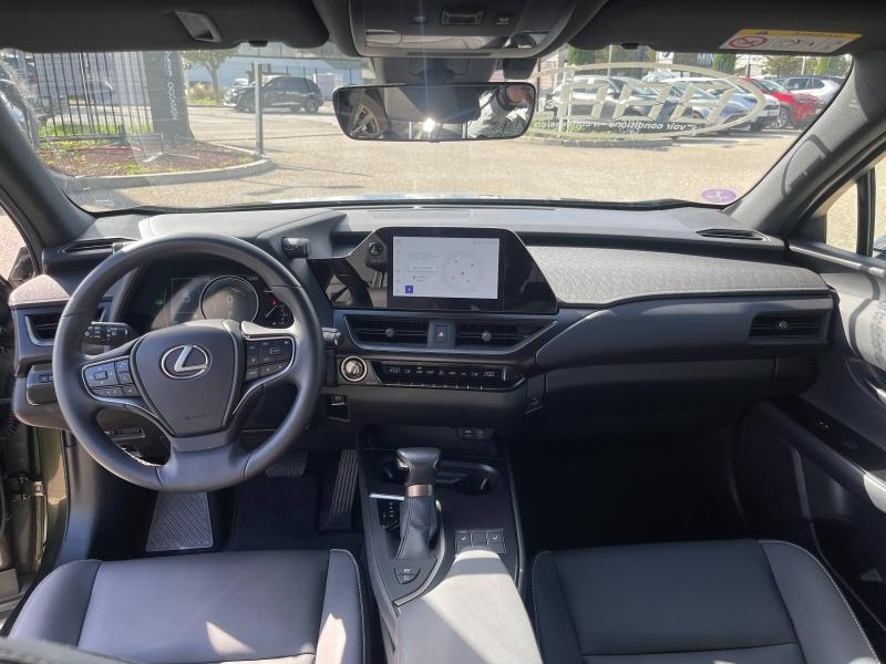 Photo 12 de l’annonce de LEXUS UX d’occasion à vendre à MONTFAVET