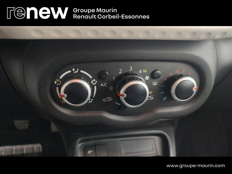 Photo 20 de l’annonce de RENAULT Twingo d’occasion à vendre à CORBEIL-ESSONNES