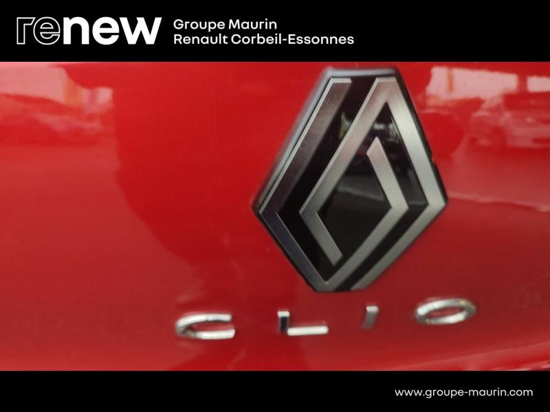 Photo 13 de l’annonce de RENAULT Clio d’occasion à vendre à CORBEIL-ESSONNES