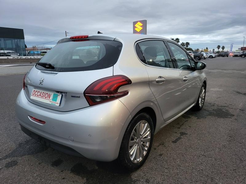 Photo 6 de l’annonce de PEUGEOT 208 d’occasion à vendre à FRÉJUS