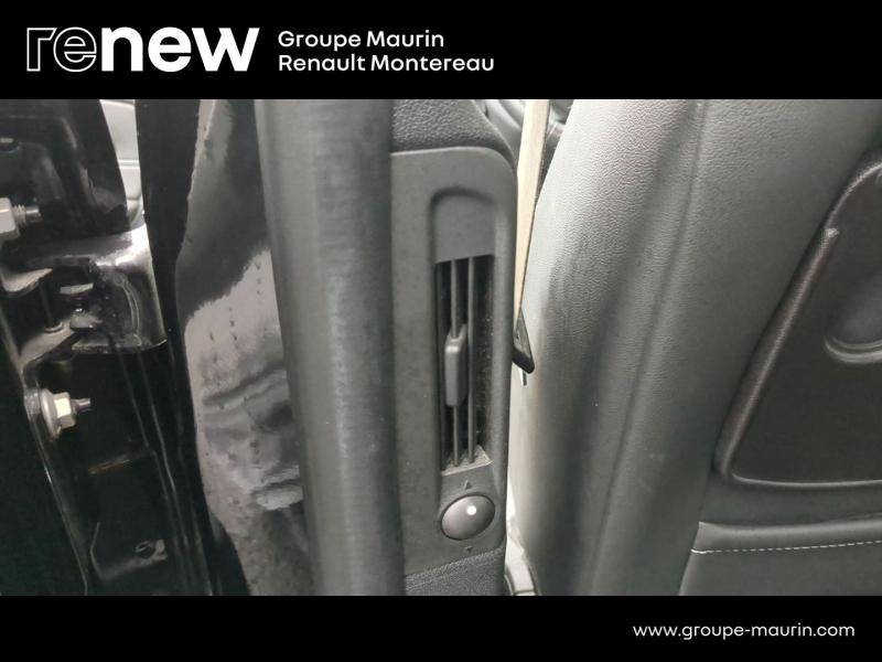 Photo 19 de l’annonce de RENAULT Scenic d’occasion à vendre à VARENNES SUR SEINE