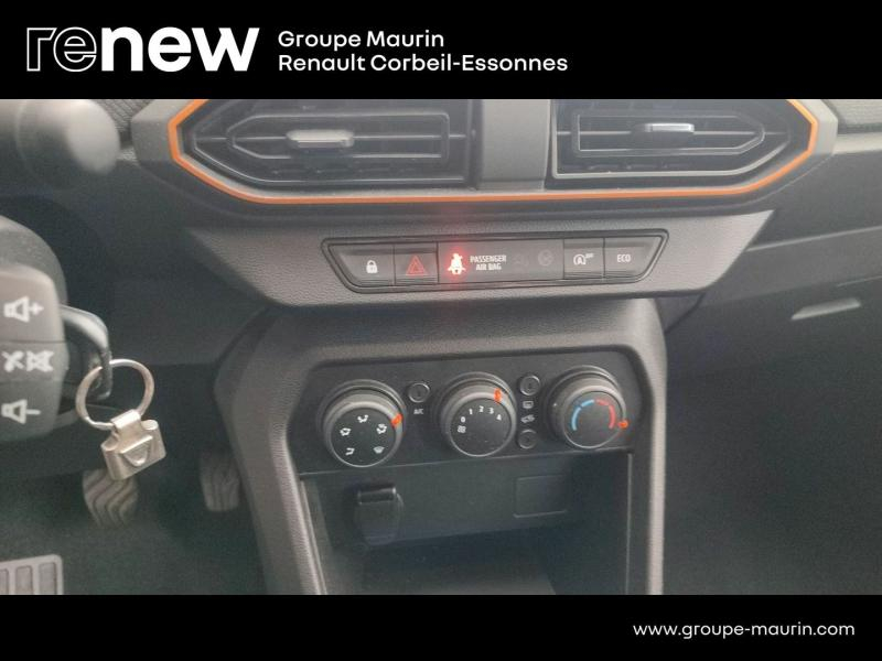 Photo 19 de l’annonce de DACIA Sandero d’occasion à vendre à CORBEIL-ESSONNES