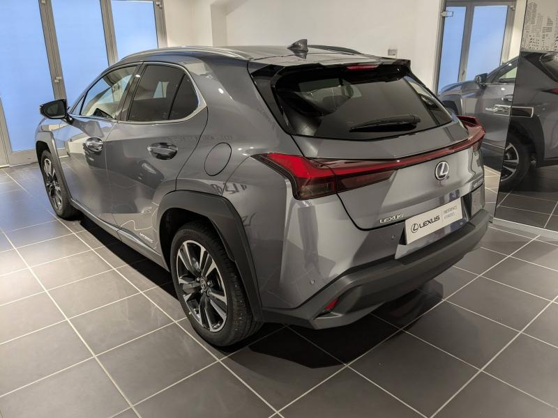 Photo 11 de l’annonce de LEXUS UX d’occasion à vendre à AUBIÈRE