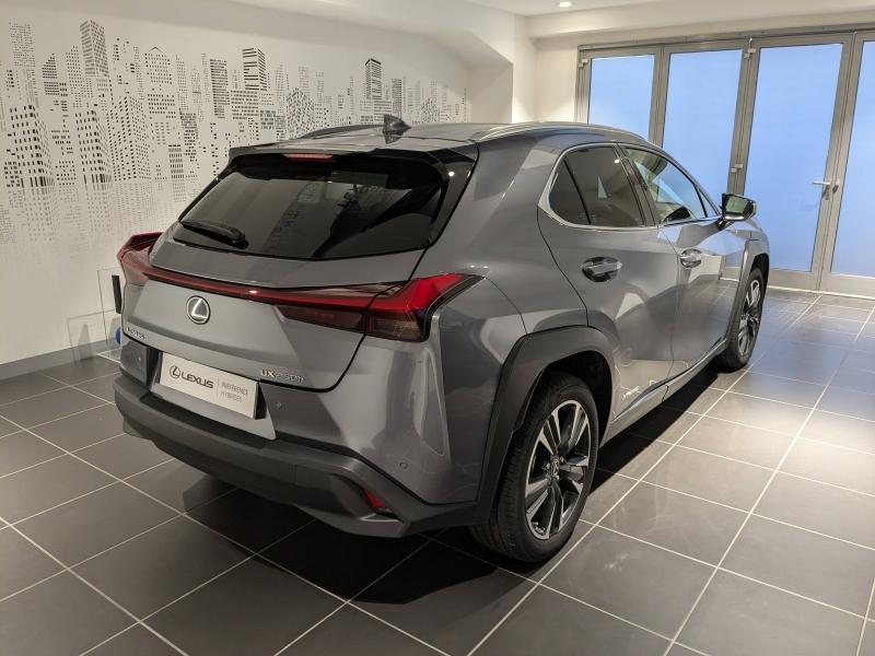 Photo 13 de l’annonce de LEXUS UX d’occasion à vendre à AUBIÈRE