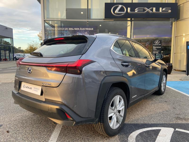 Photo 19 de l’annonce de LEXUS UX d’occasion à vendre à MONTFAVET