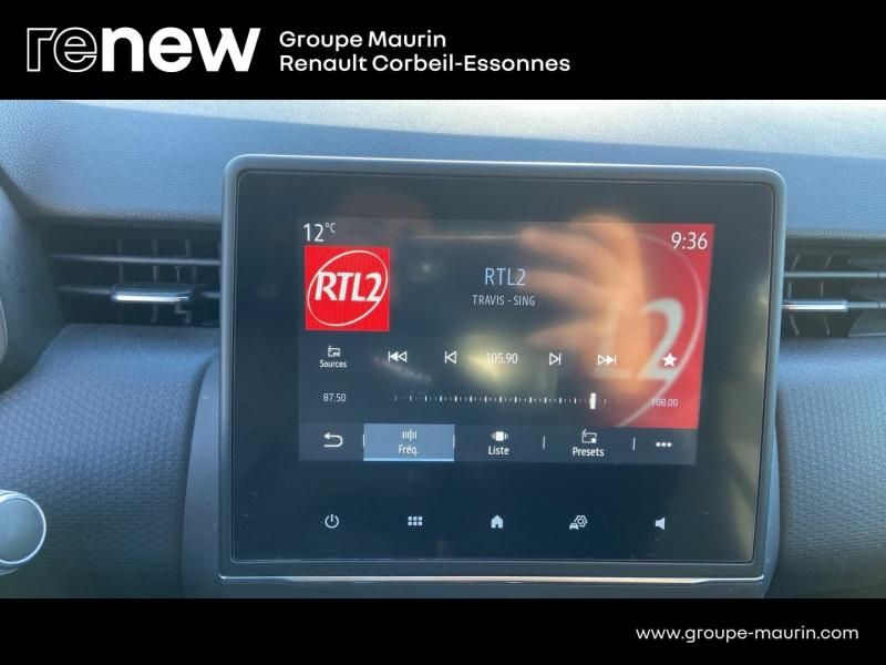 Photo 12 de l’annonce de RENAULT Clio d’occasion à vendre à CORBEIL-ESSONNES