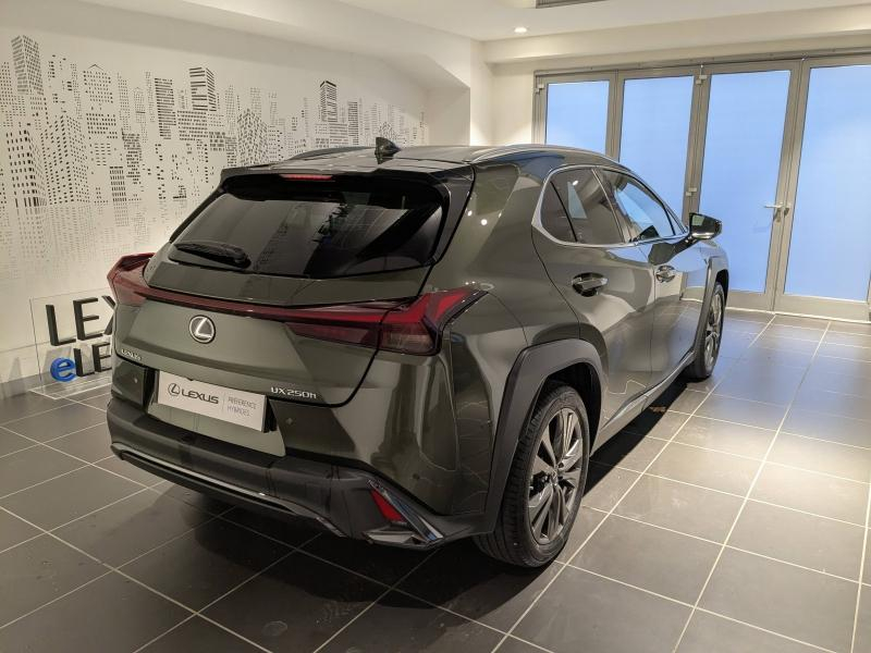 Photo 11 de l’annonce de LEXUS UX d’occasion à vendre à AUBIÈRE