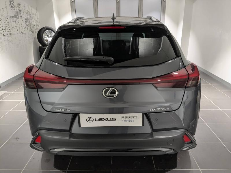 Photo 13 de l’annonce de LEXUS UX d’occasion à vendre à AUBIÈRE