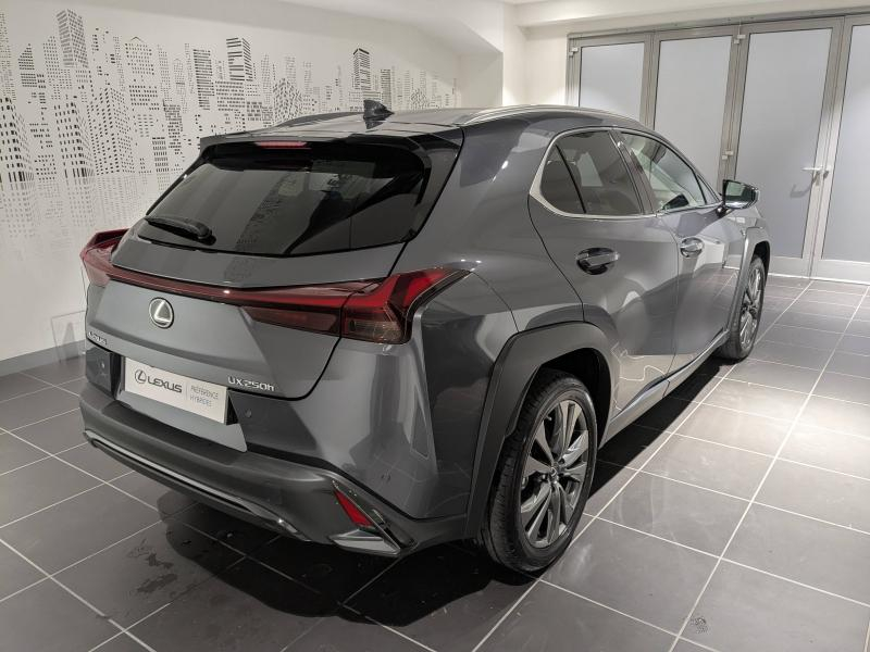 Photo 14 de l’annonce de LEXUS UX d’occasion à vendre à AUBIÈRE