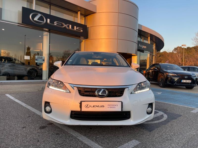 Photo 8 de l’annonce de LEXUS CT d’occasion à vendre à MONTFAVET