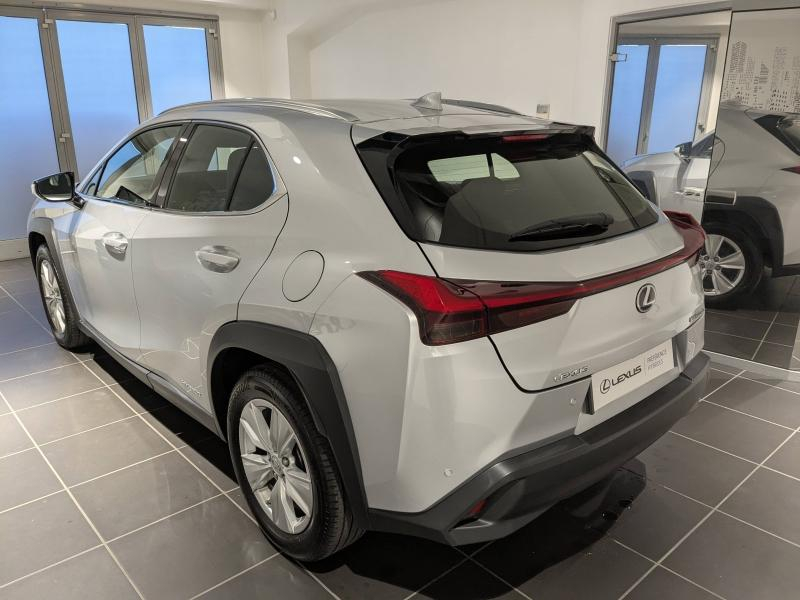 Photo 10 de l’annonce de LEXUS UX d’occasion à vendre à AUBIÈRE