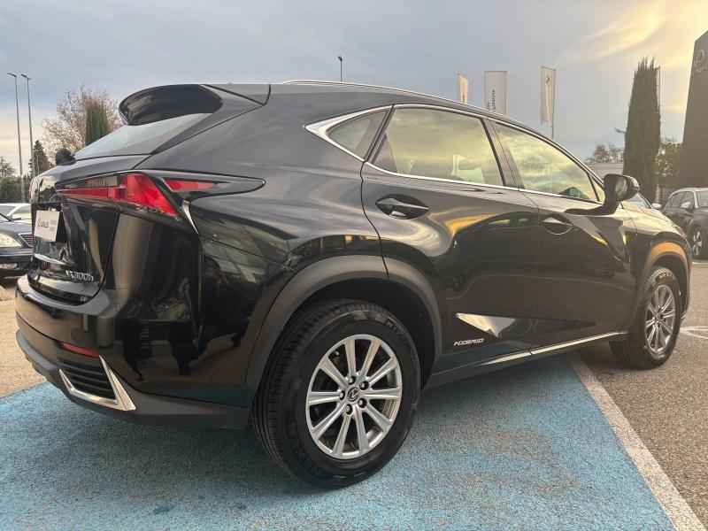 Photo 5 de l’annonce de LEXUS NX d’occasion à vendre à MONTFAVET