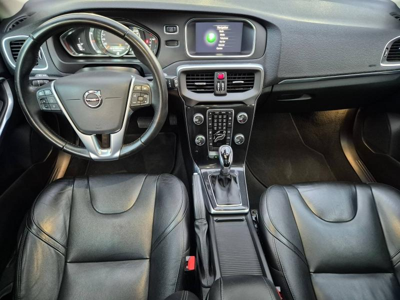 Photo 4 de l’annonce de VOLVO V40 d’occasion à vendre à AVIGNON