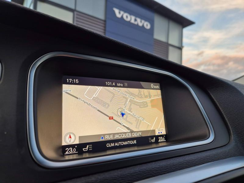 Photo 14 de l’annonce de VOLVO V40 d’occasion à vendre à AVIGNON