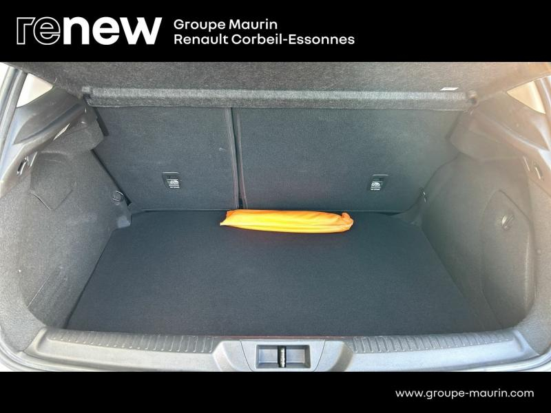 Photo 9 de l’annonce de RENAULT Megane d’occasion à vendre à CORBEIL-ESSONNES