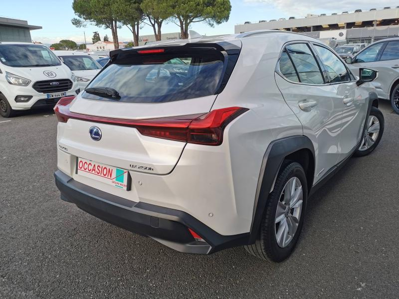 Photo 7 de l’annonce de LEXUS UX d’occasion à vendre à FRÉJUS